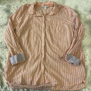 NWOT Old Navy Classic Button Up